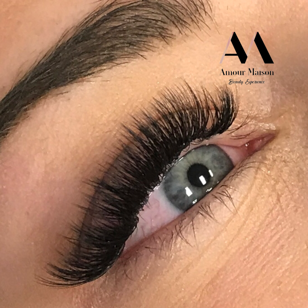 Volume Full Set Eyelash Extensions